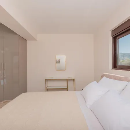 Casa Del Silencio * Pasztída